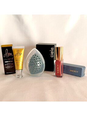 Danessa Myricks Colorfix 24K Merit Lip Oil Pink Beet Ciele Sponge Glow Set